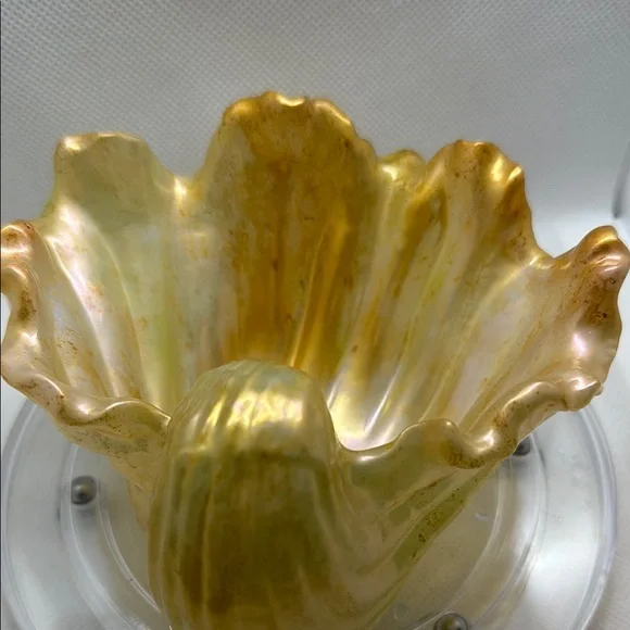 Unique Resin Gold Leaf-Shaped Decorative Bowl - Picture 14 of 17